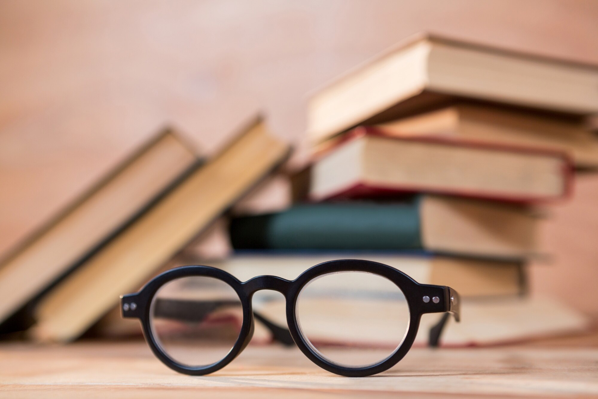 Libros y gafas